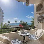 Apartmán Cozy & Comfy Seaside Retreat In
