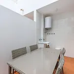 Cozy & Comfy Seaside Retreat In Apartmán *