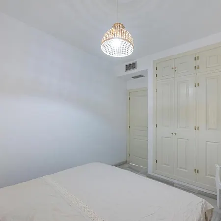 Cozy & Comfy Seaside Retreat In إِستيبونا