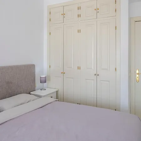 Cozy & Comfy Seaside Retreat In شقة *