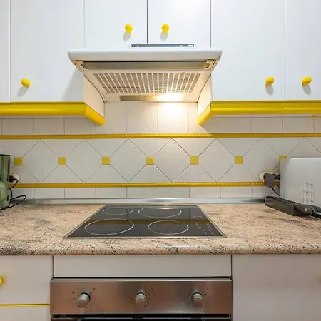Cozy & Comfy Seaside Retreat In Apartman Estepona