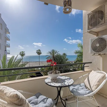 Cozy & Comfy Seaside Retreat In Apartment Estepona