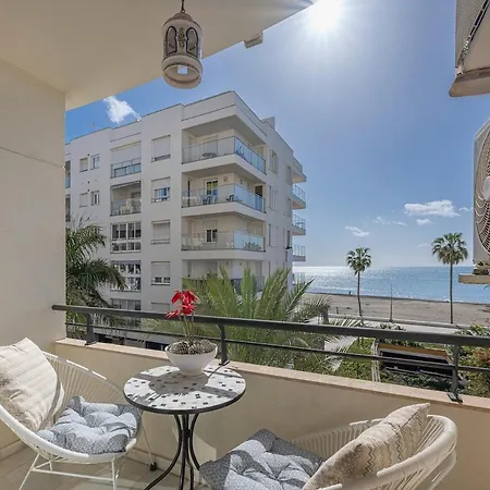 Apartment Cozy & Comfy Seaside Retreat In Estepona