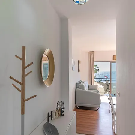 Cozy & Comfy Seaside Retreat In *