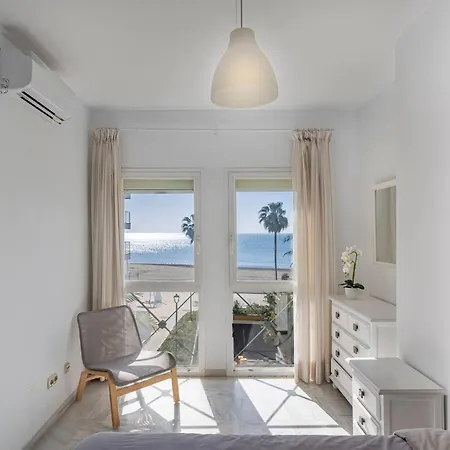 Cozy & Comfy Seaside Retreat In *