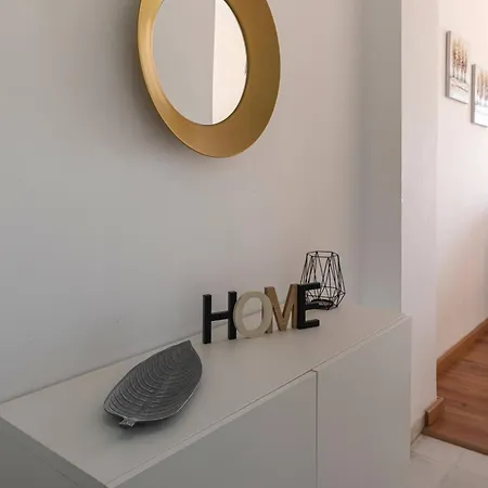 Cozy & Comfy Seaside Retreat In אסטפונה