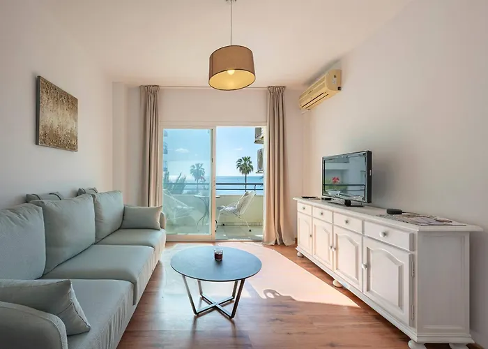 Cozy & Comfy Seaside Retreat In Daire