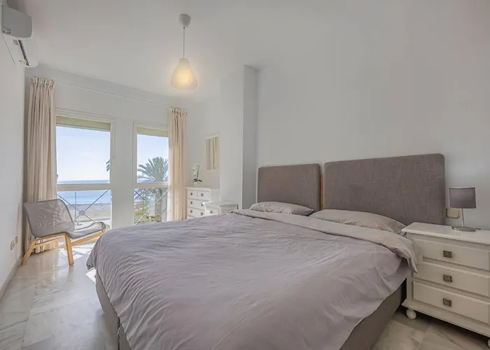 Cozy & Comfy Seaside Retreat In Estepona
