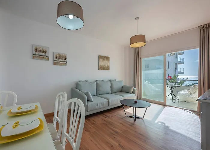 Cozy & Comfy Seaside Retreat In Apartamento Estepona