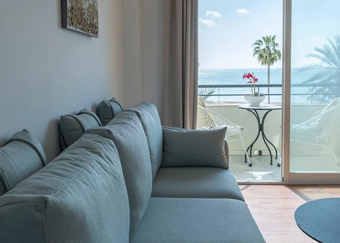 Daire Cozy & Comfy Seaside Retreat In Estepona