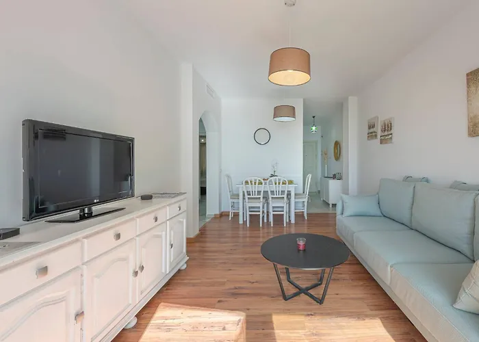 Cozy & Comfy Seaside Retreat In Apartamento