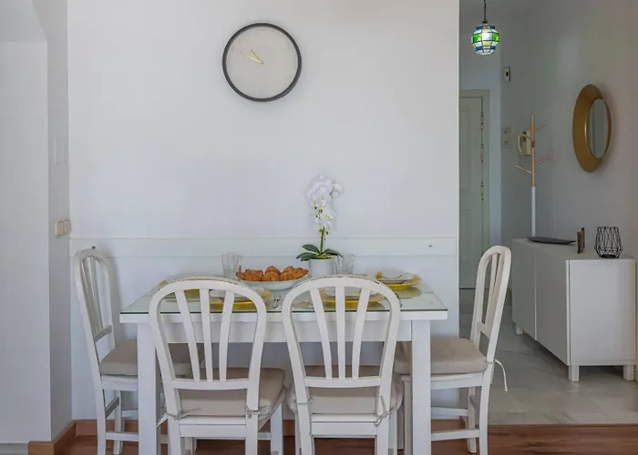 Cozy & Comfy Seaside Retreat In Estepona