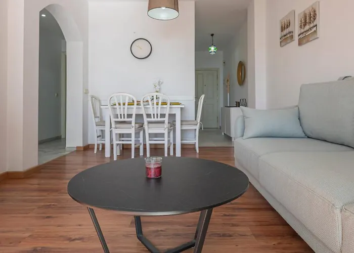 Cozy & Comfy Seaside Retreat In Daire Estepona