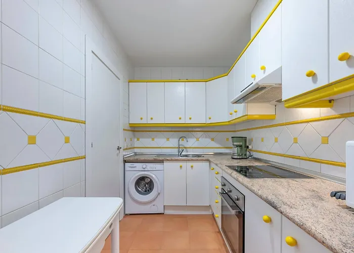 Apartamento Cozy & Comfy Seaside Retreat In Estepona