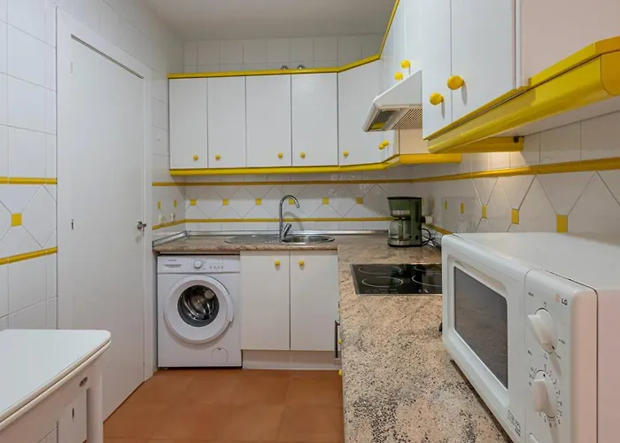 Cozy & Comfy Seaside Retreat In