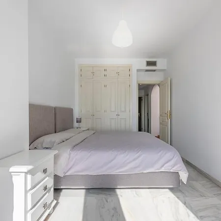 Apartment Cozy & Comfy Seaside Retreat In Estepona