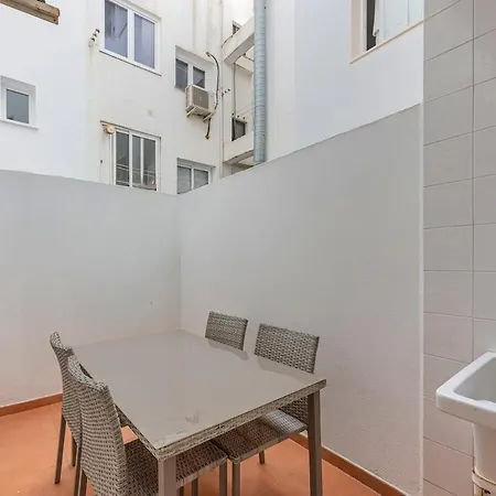 Cozy & Comfy Seaside Retreat In Apartment Estepona