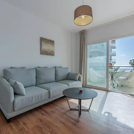 Cozy & Comfy Seaside Retreat In *