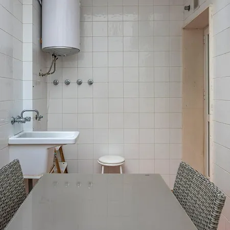 Appartement Cozy & Comfy Seaside Retreat In